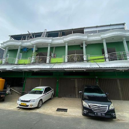 Reddoorz Plus Near Siloam Hospital Balikpapan Balikpapan (Borneo) Exterior foto