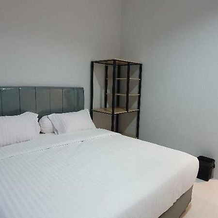 Reddoorz Plus Near Siloam Hospital Balikpapan Balikpapan (Borneo) Exterior foto