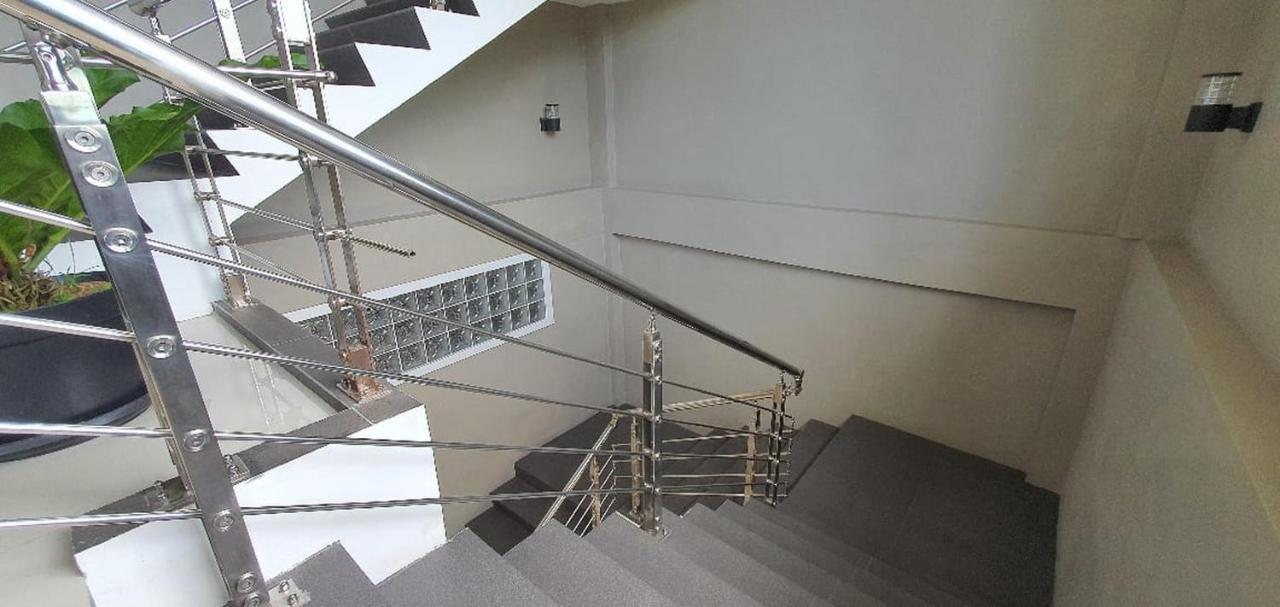 Reddoorz Plus Near Siloam Hospital Balikpapan Balikpapan (Borneo) Exterior foto